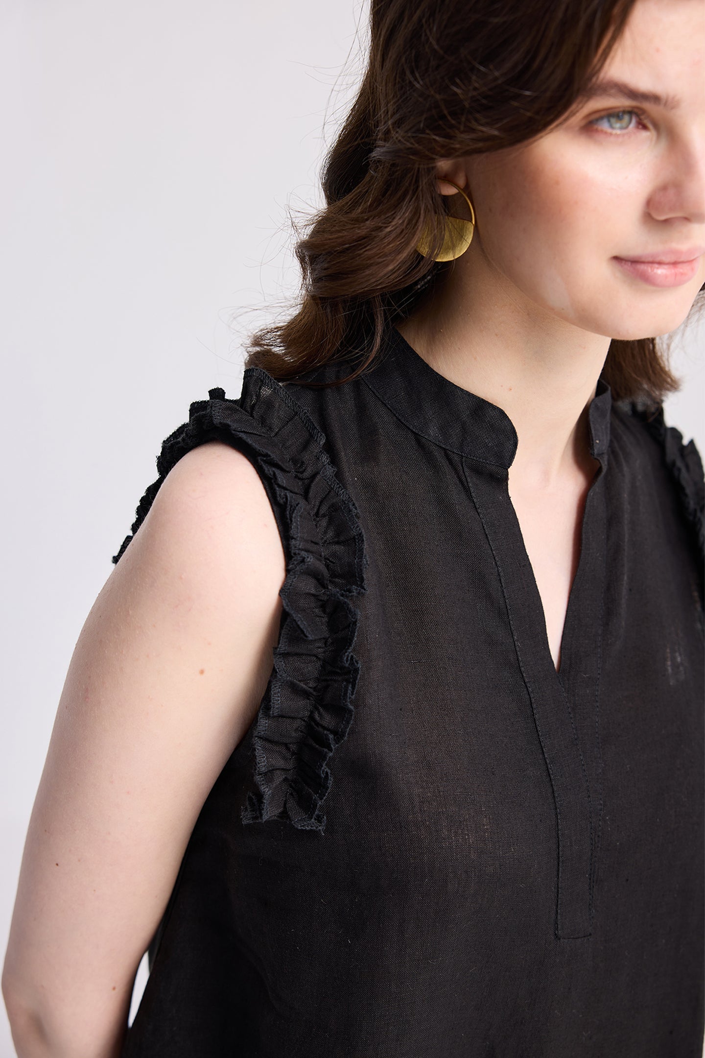 Sleeveless Hemp Top with Ruffles in Black