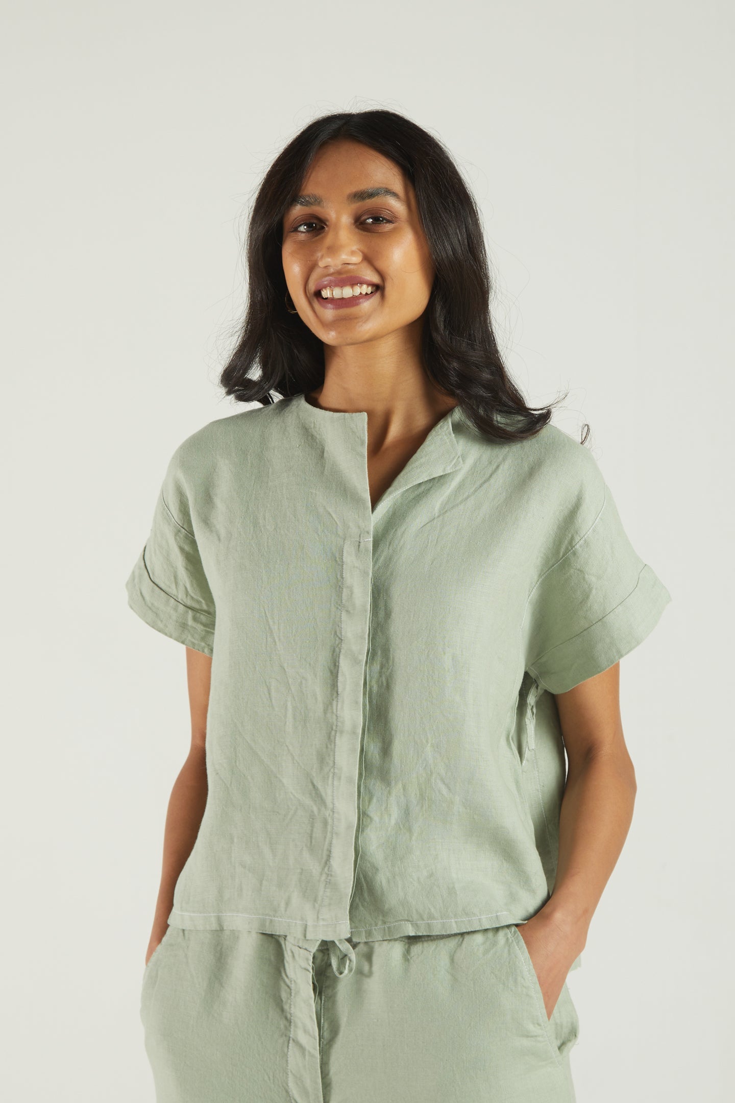 The Daydreams Shirt in Light Olive